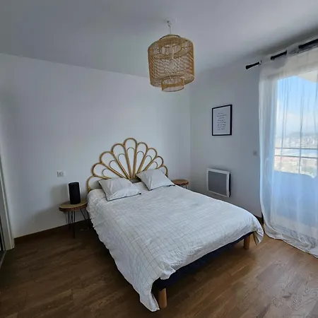 Terrasse Spacieuse, Vue & Clim Apartamento